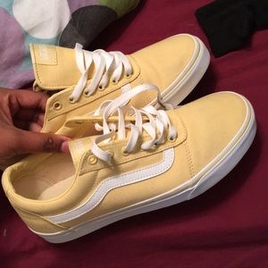 Yellow vans !